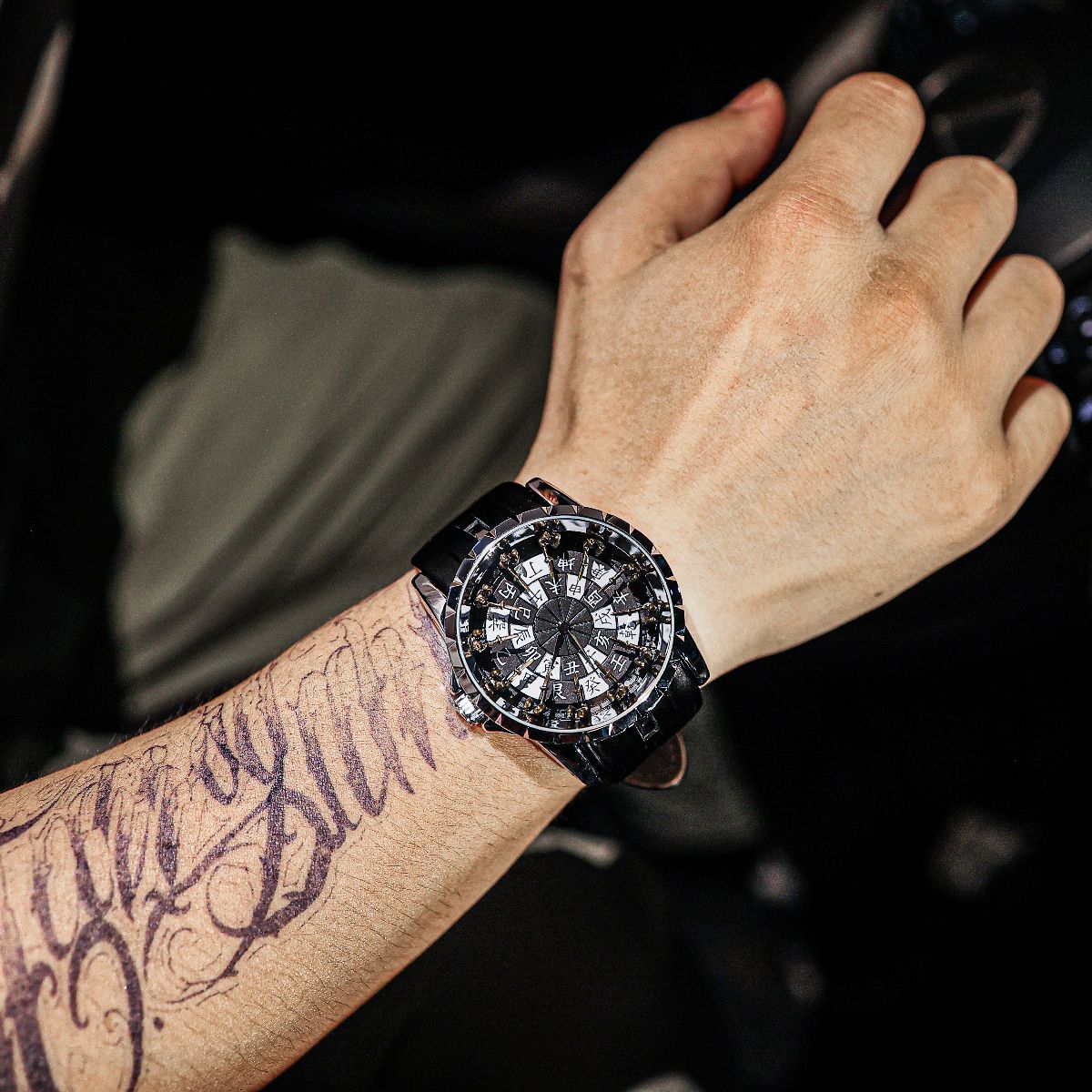 New High-End Luxury Round-Tabl - Table Watch Luxury avaliação e preço