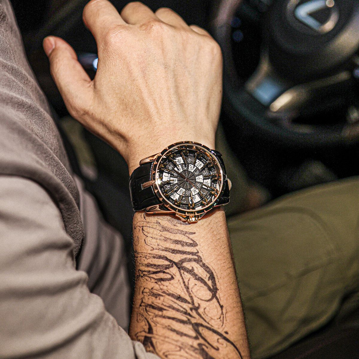 New High-End Luxury Round-Tabl - Table Watch Luxury avaliação e preço