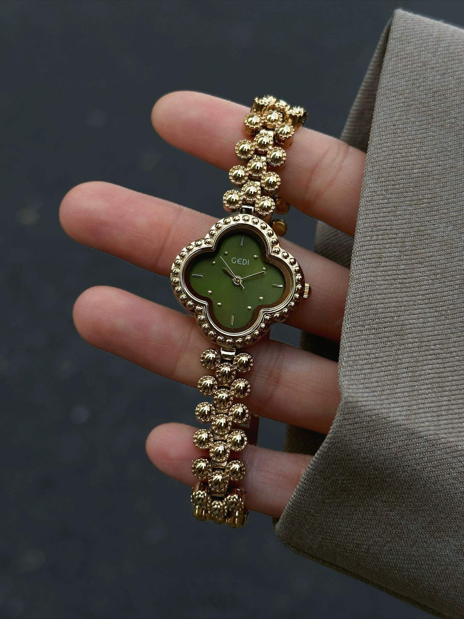 Luxury Gold Ladies Watch Medie - Luxury Watch Usa avaliação e preço